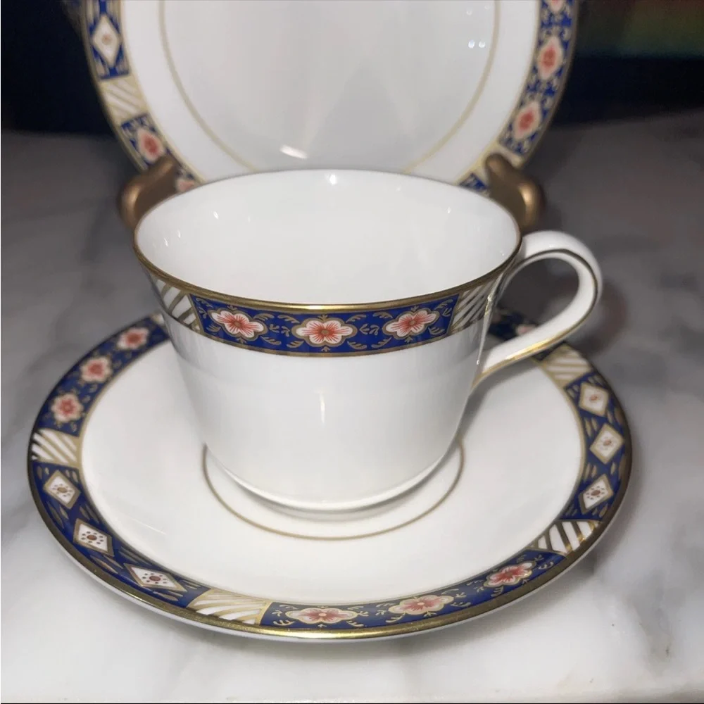 5 Piece‎ Place Setting Kedleston by Royal Crown Derby Gold Trim Vintage England